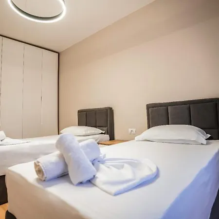 2br At Café Flora Skanderbeg Square Area