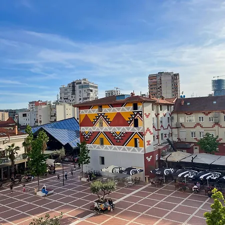 2br At Cafe Flora Skanderbeg Square Area