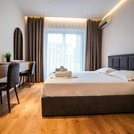 2br At Cafe Flora Skanderbeg Square Area * Tirana