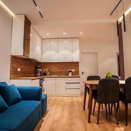 2br At Cafe Flora Skanderbeg Square Area Apartman Tirana