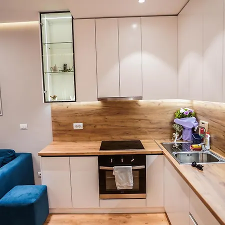 2br At Cafe Flora Skanderbeg Square Area Apartman *